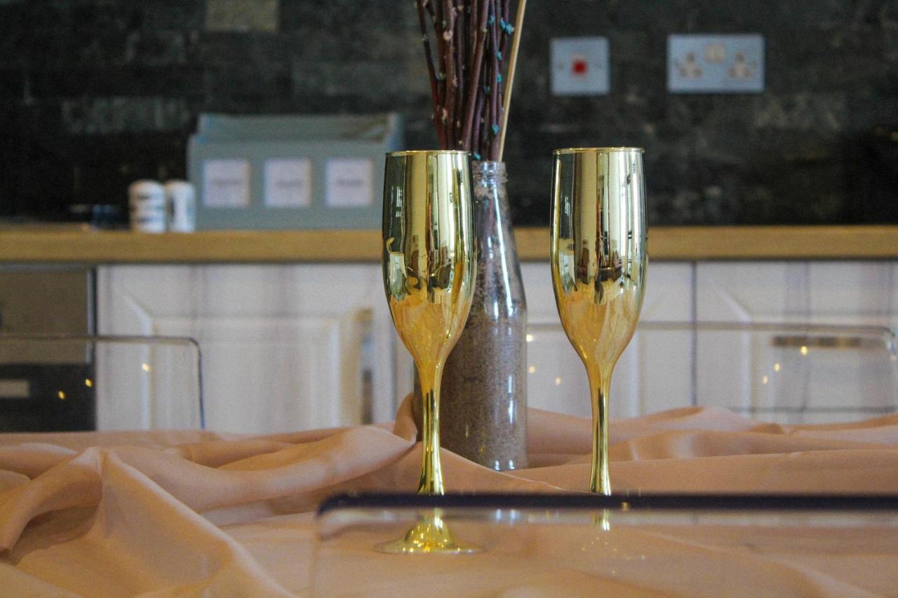 Lavish 2 Bed Sleeps 5 Near Lanark Lejlighed Carstairs Eksteriør billede