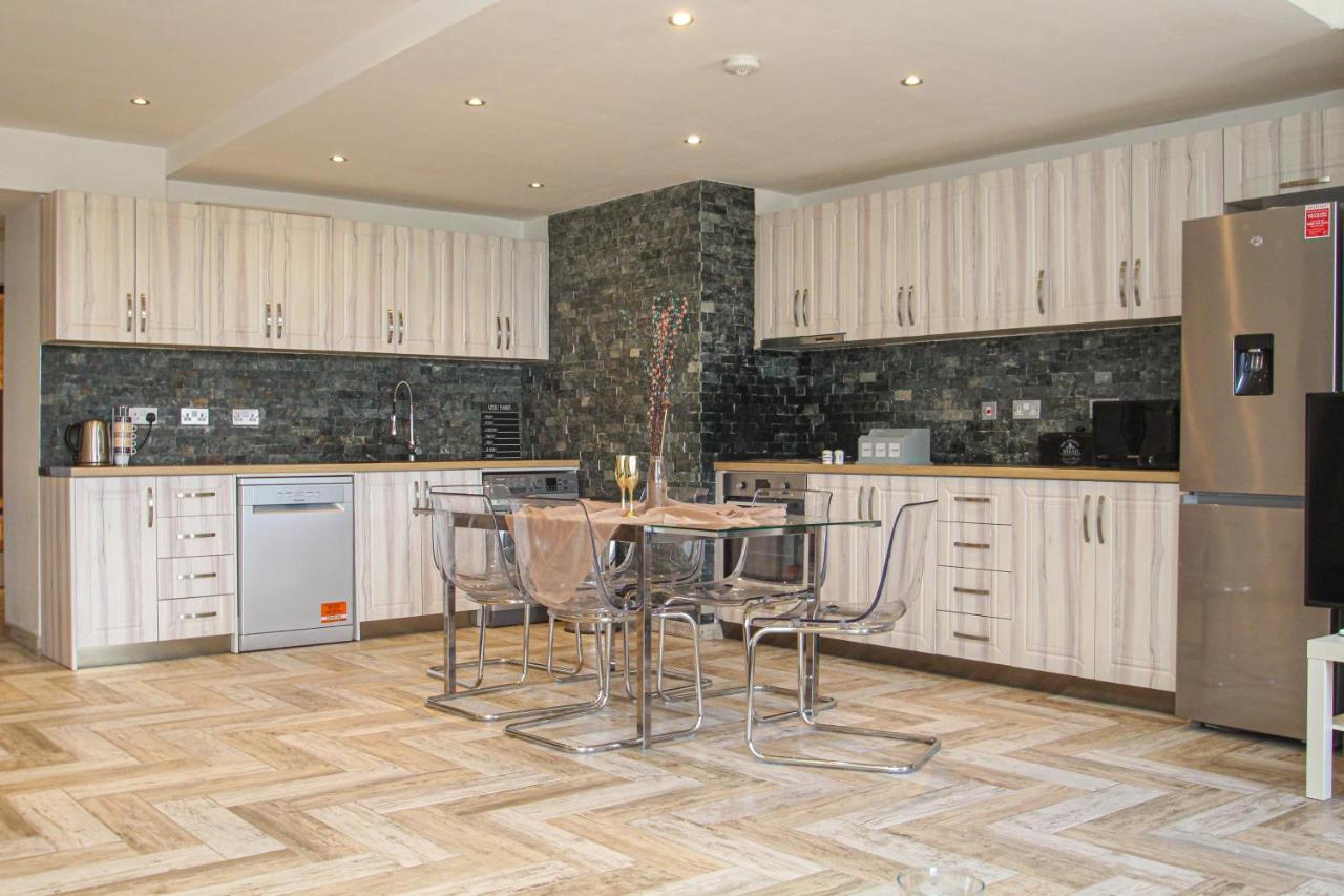 Lavish 2 Bed Sleeps 5 Near Lanark Lejlighed Carstairs Eksteriør billede